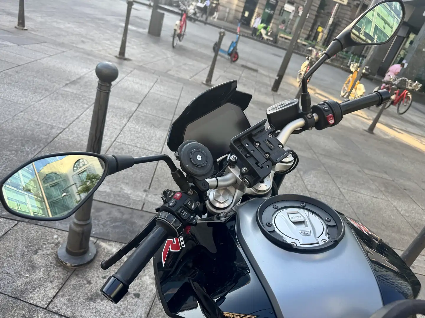 BMW F 900 R Чёрный - 2
