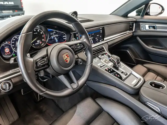 Porsche Panamera 4 E-Hybrid Sport Turismo PlatiniumEdition Ansicht 30
