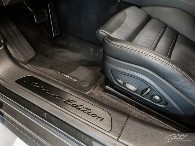 Porsche Panamera 4 E-Hybrid Sport Turismo PlatiniumEdition Ansicht 29