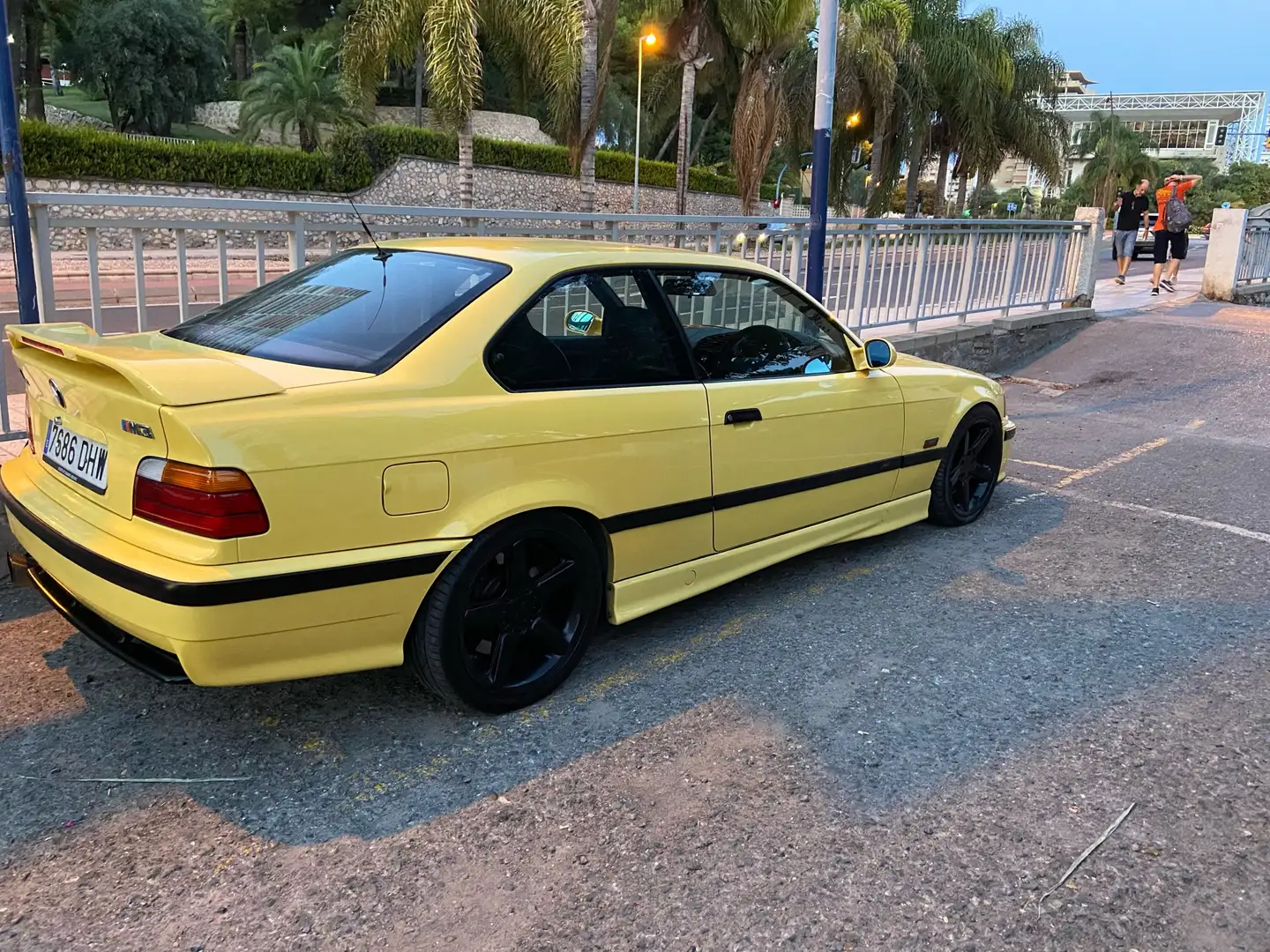 BMW M3 Coupé Жовтий - 2