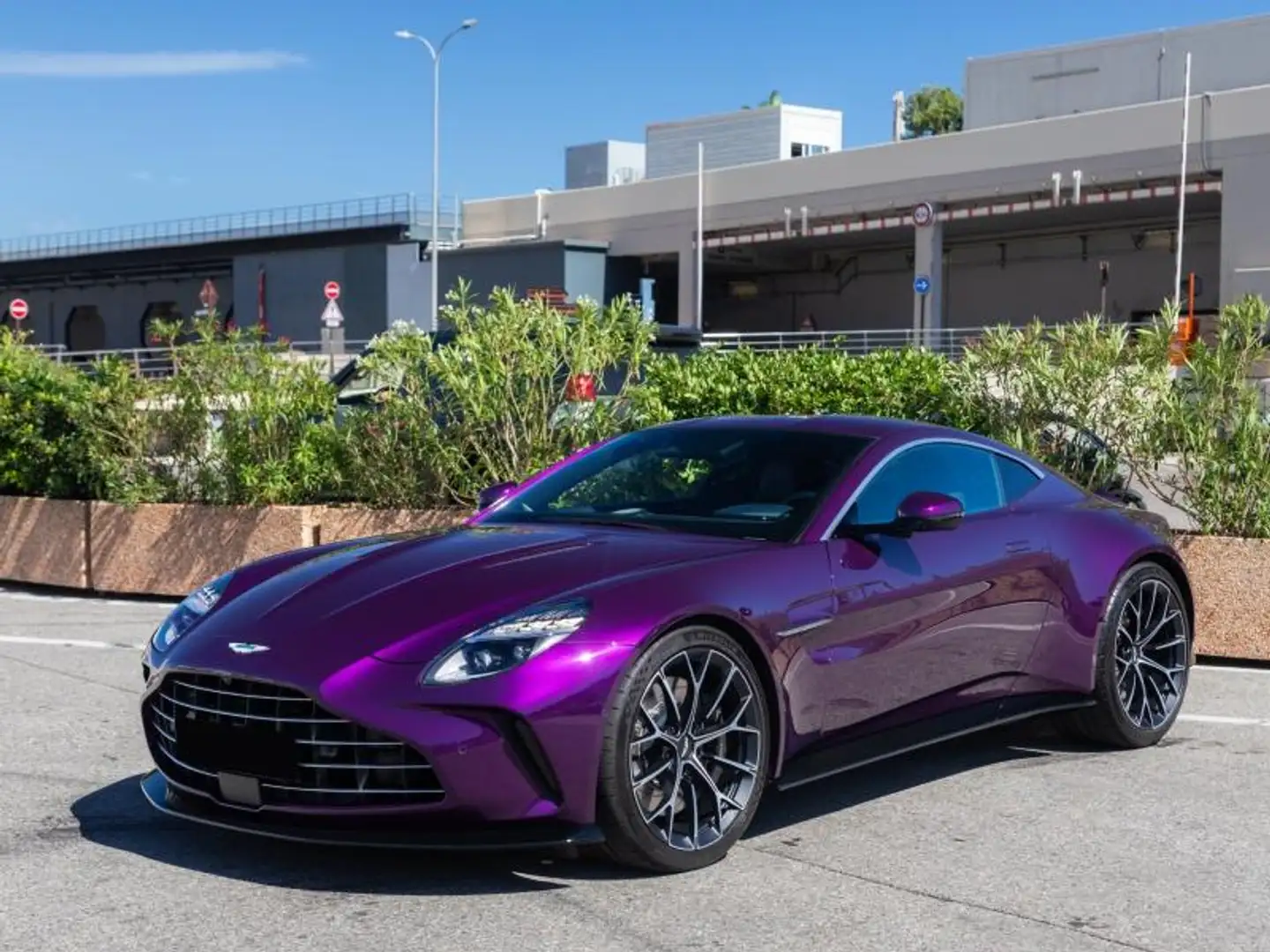 Aston Martin Vantage V8 4.0 535ch F1 Edition BVA Violett - 1