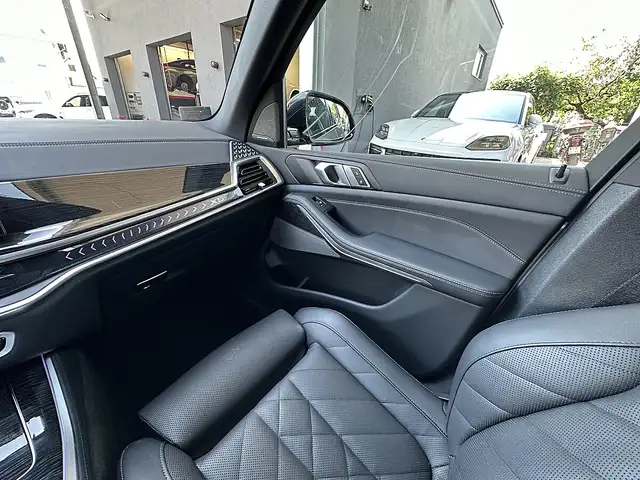BMW X5 xDrive30d M-Paket Aut. / Iconic Glow / Sportsit... Ansicht 28