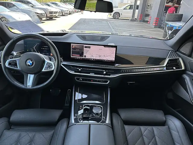BMW X5 xDrive30d M-Paket Aut. / Iconic Glow / Sportsit... Ansicht 18