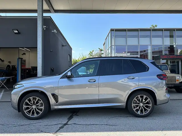 BMW X5 xDrive30d M-Paket Aut. / Iconic Glow / Sportsit... Ansicht 6