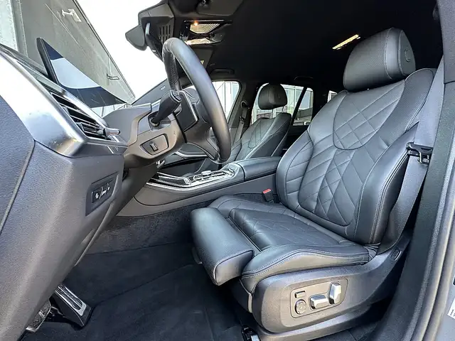 BMW X5 xDrive30d M-Paket Aut. / Iconic Glow / Sportsit... Ansicht 32