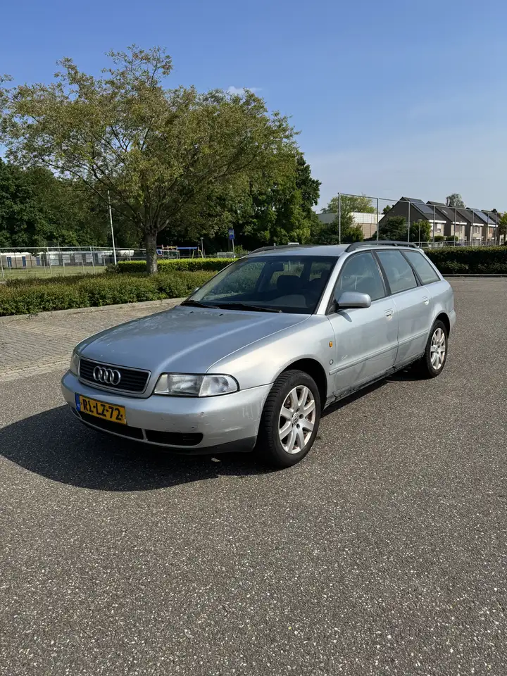 Audi A4 Avant 1.8, foto 1
