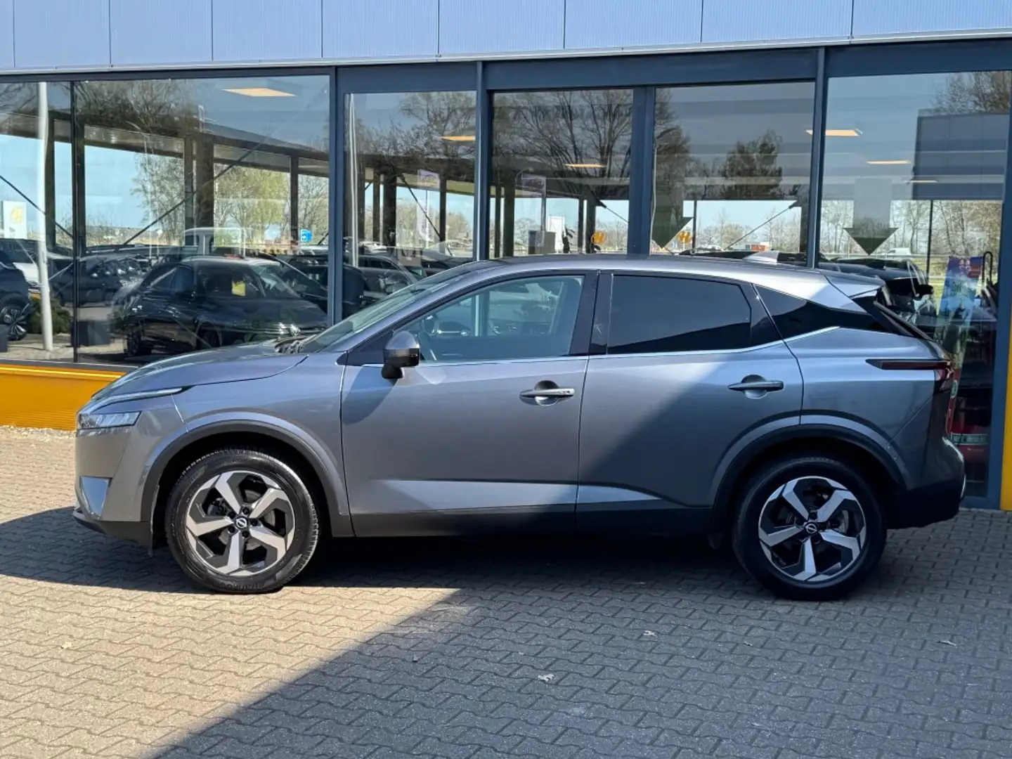 Nissan Qashqai 1.3 MHEV N-Connecta - Navi - 360 camera - stoelver Grijs - 2