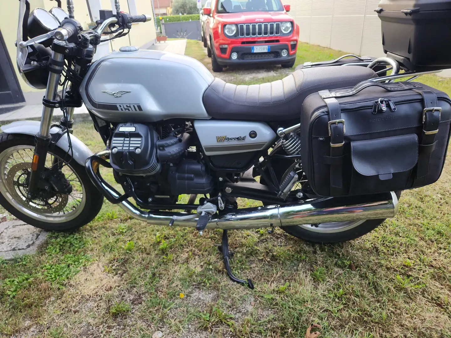 Moto Guzzi V 7 v7 IV 850 special grigio casual - 2