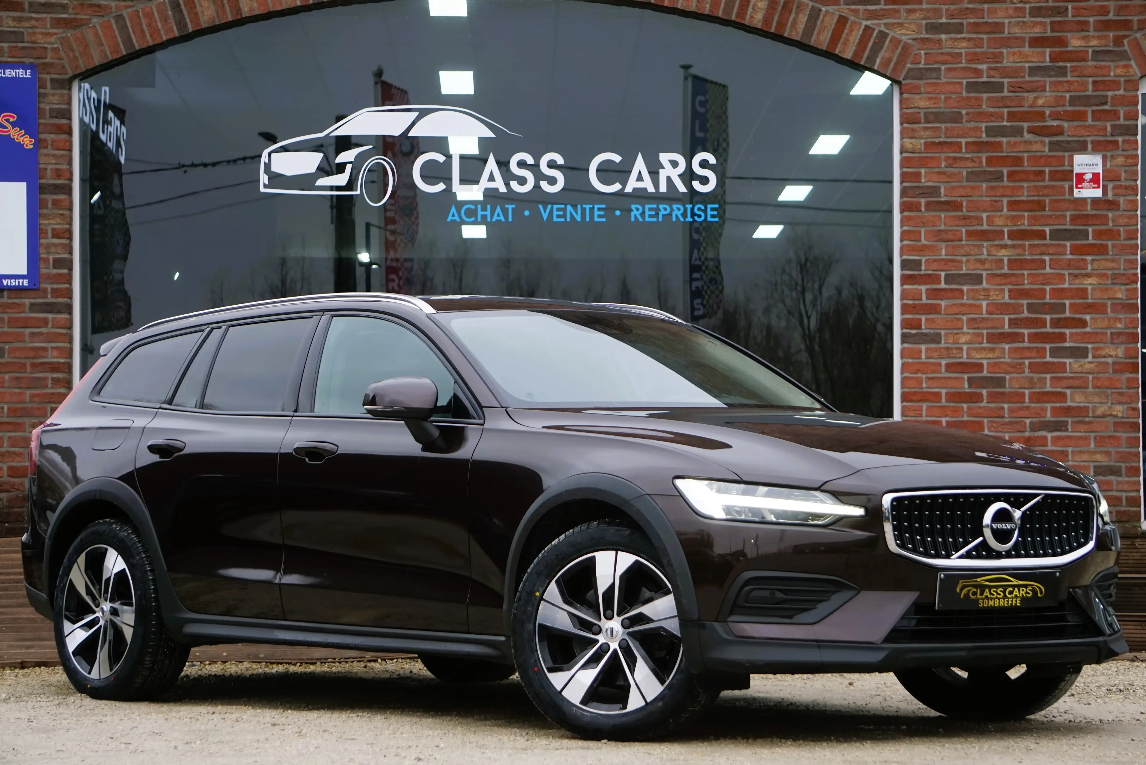 Volvo V60 Cross Country 2.0 D3 AWD AUTO COCKPIT CAMERA CLIMTRONIC LED — photo 2