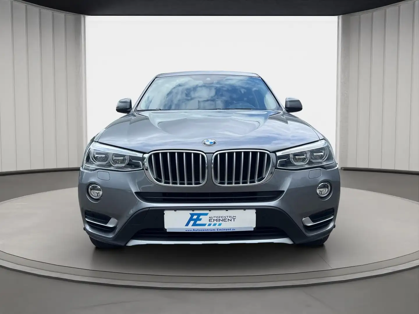 BMW X3 xDrive20i AT AHK SHZ NAVI KAMERA PANO HUD LED Grau - 2