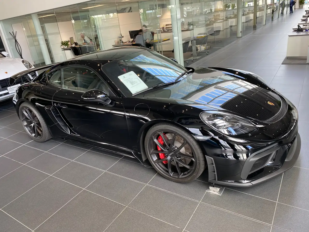 Porsche 718 Cayman снимка Porsche 718 Cayman