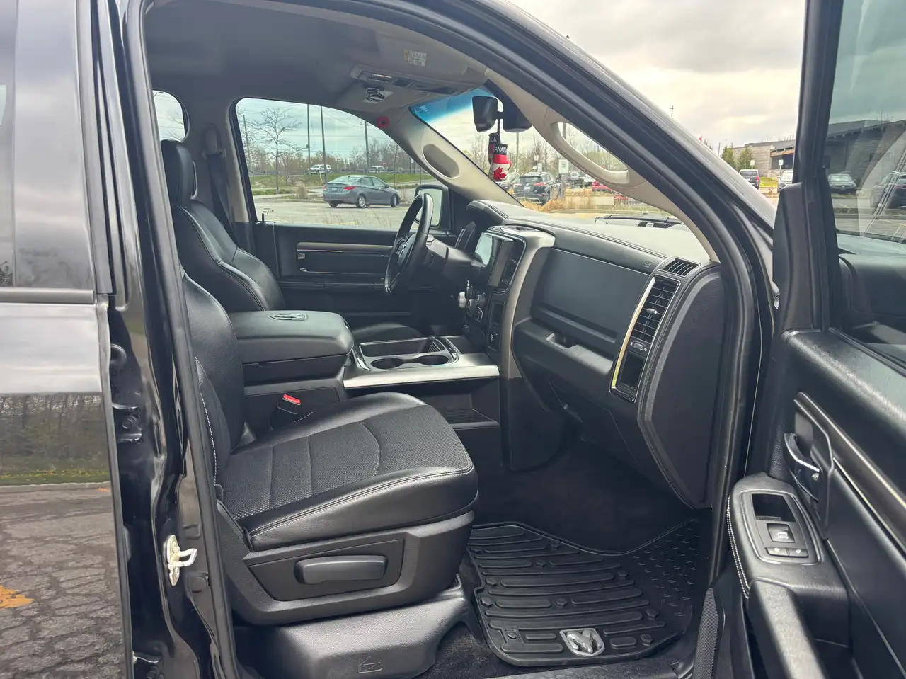 RAM 1500 fotografie RAM 1500