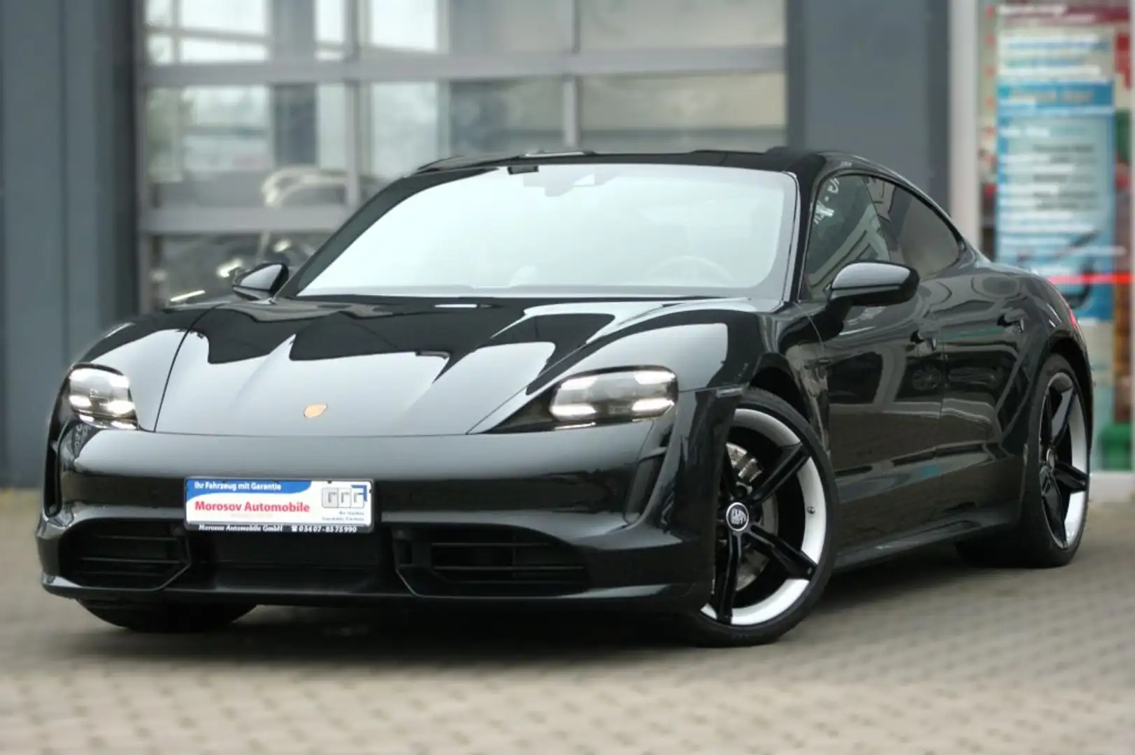 Porsche Taycan Turbo Schwarz - 1