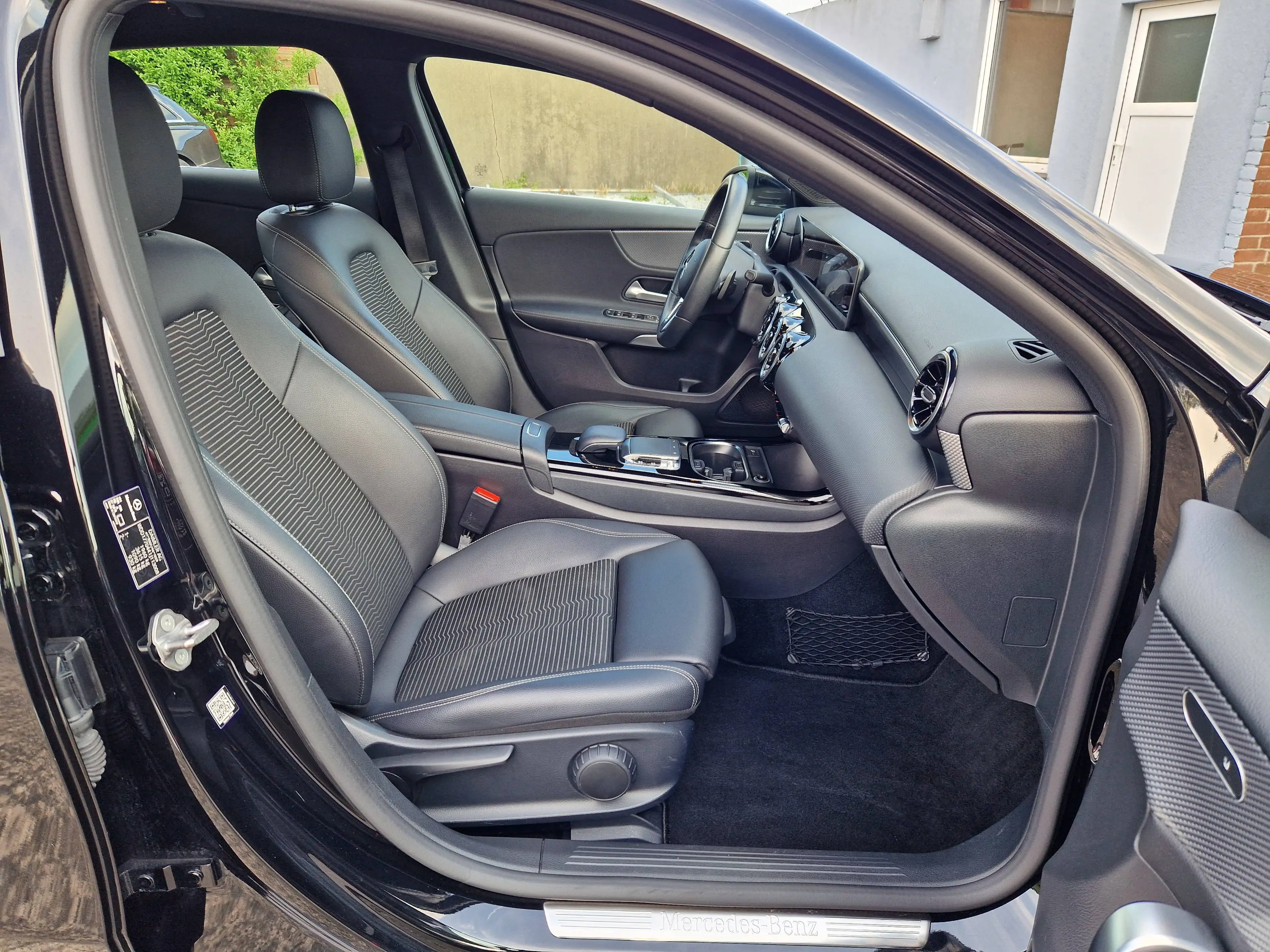 Mercedes-Benz A 220 A 220 Progressive — photo 16