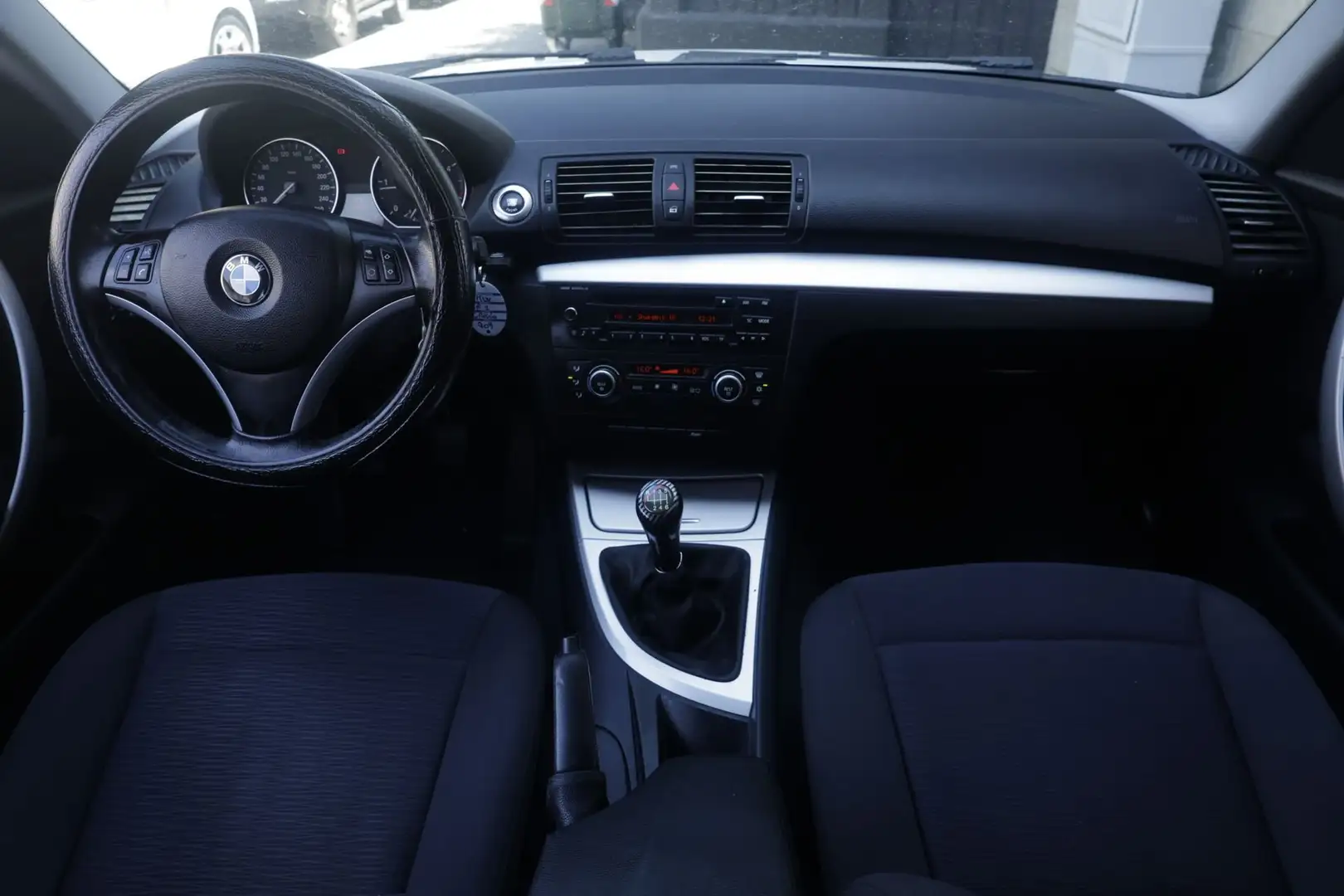 BMW 120 BMW Serie 1 120d cat 3 porte Futura DPF 130KW ANN Серый - 2