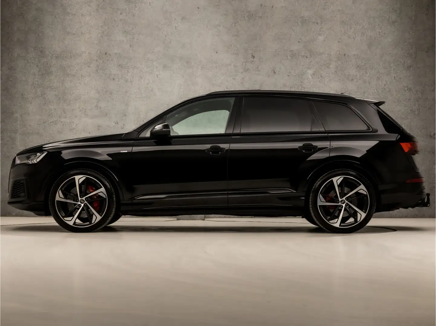 Audi Q7 55 TFSI quattro S-Line Sport 7 Persoons 340Pk Auto Black - 2