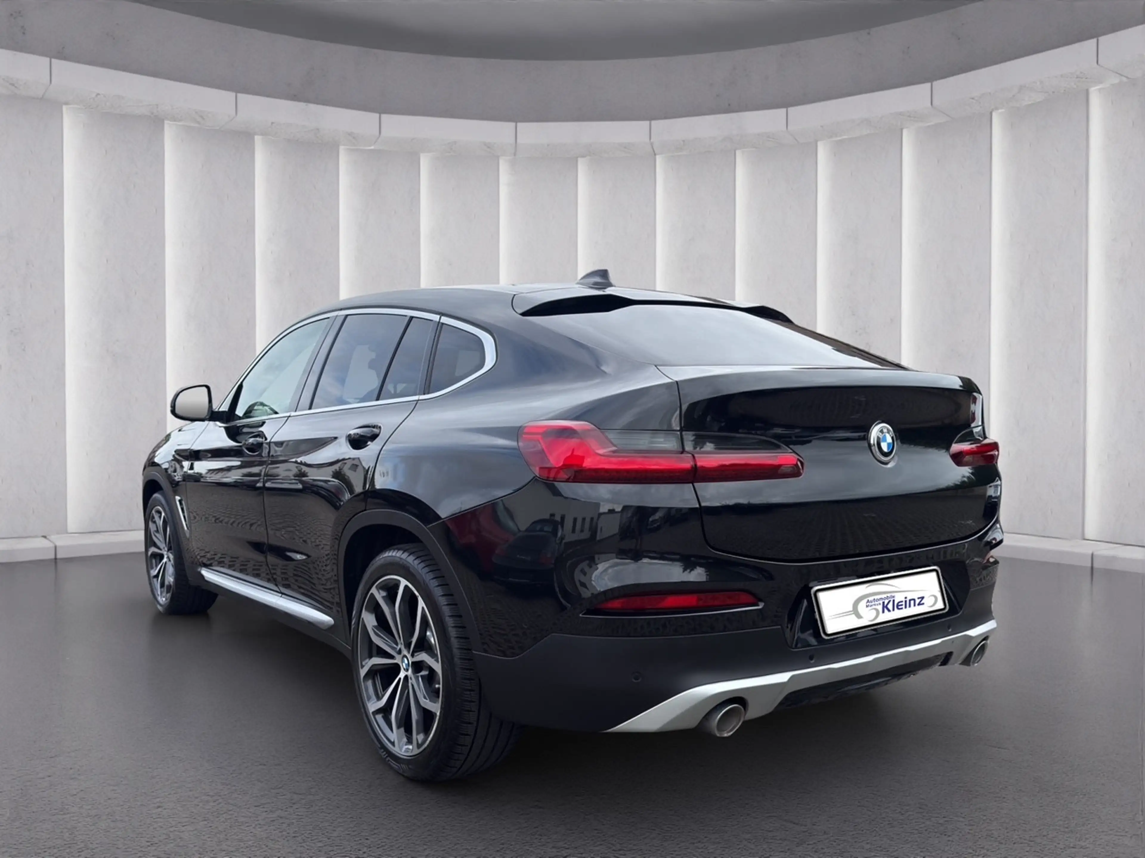 BMW X4 xDrive 30d xLine AHK+LED+HEADUP+R-KAMERA+PANO — photo 2