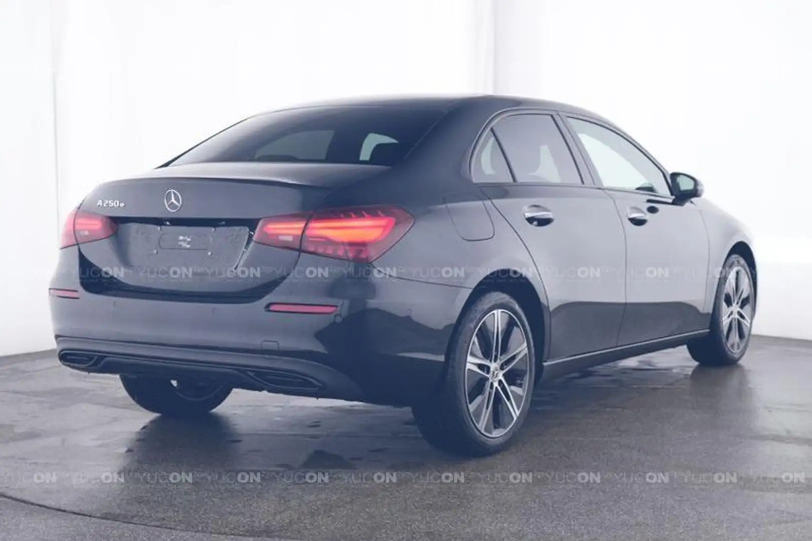 Mercedes-Benz A 250 A 250e Limousine Automaat Progressive Line | Panor Noir - 2