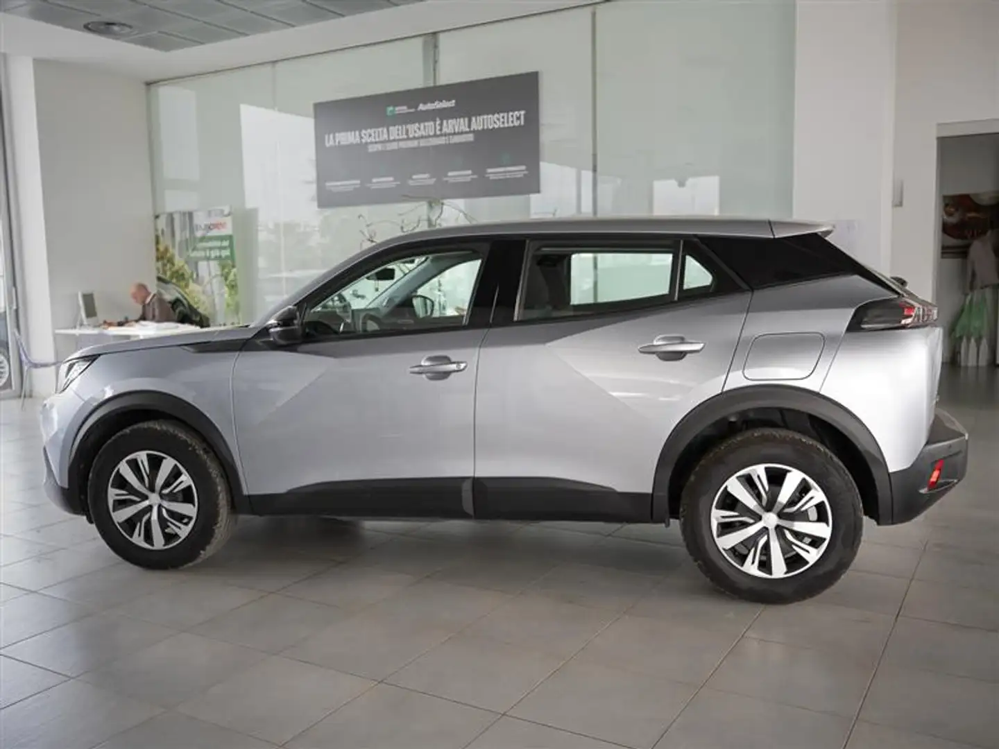 Peugeot 2008 Active 1.5 BlueHdi 110Cv 36 mesi garanzia Gris - 2