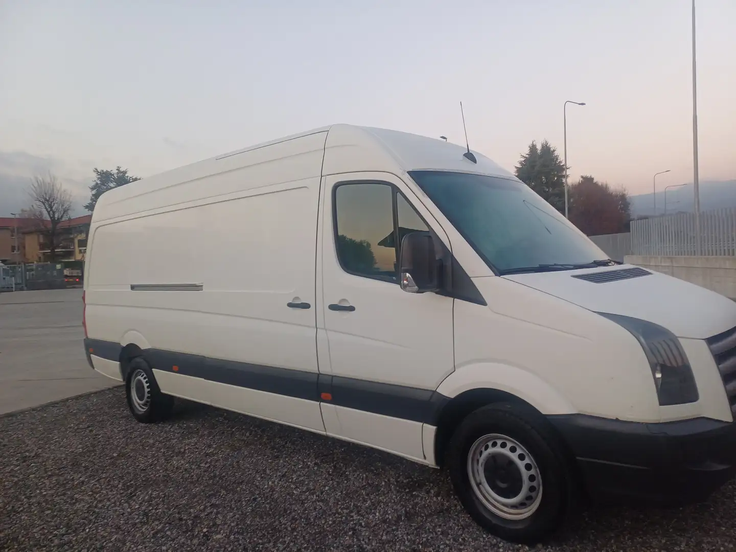 Volkswagen Crafter Weiß - 2