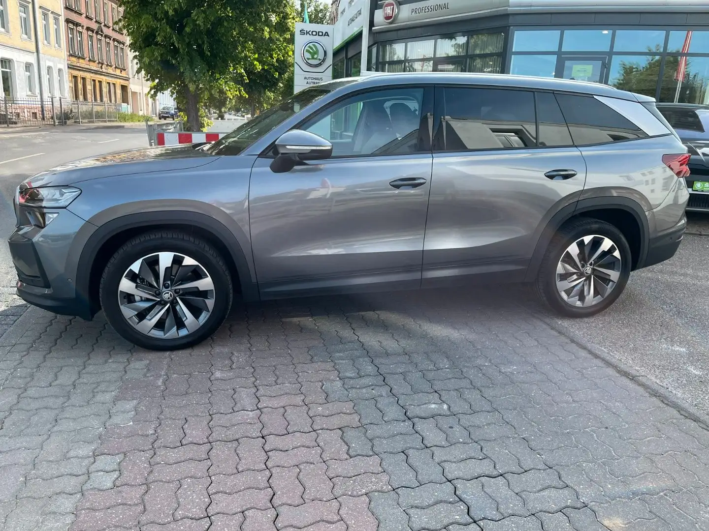 Skoda Kodiaq 2.0 TDI 142 kW 4x4 Selection Lounge VFW Grey - 2