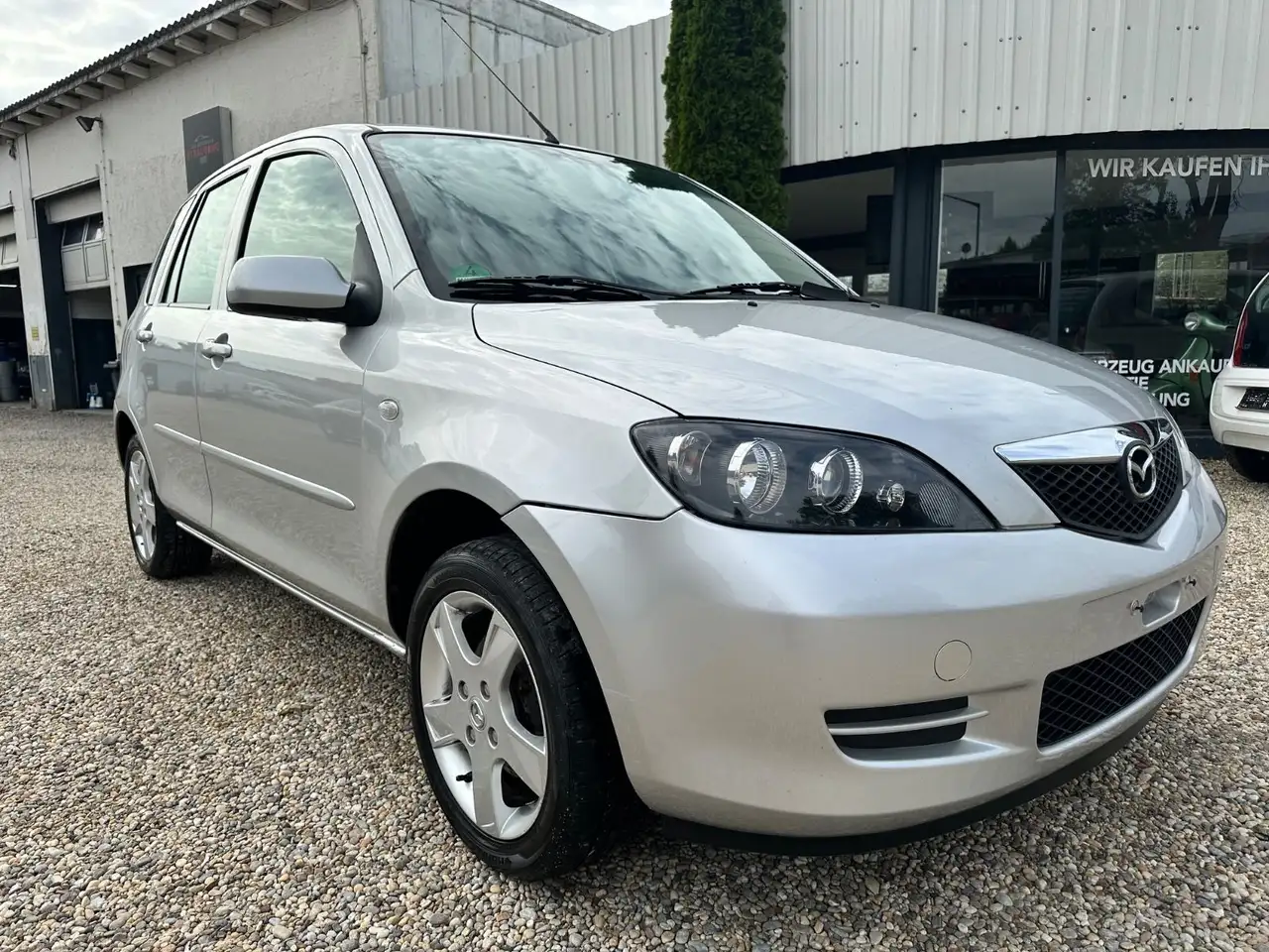 Mazda 2