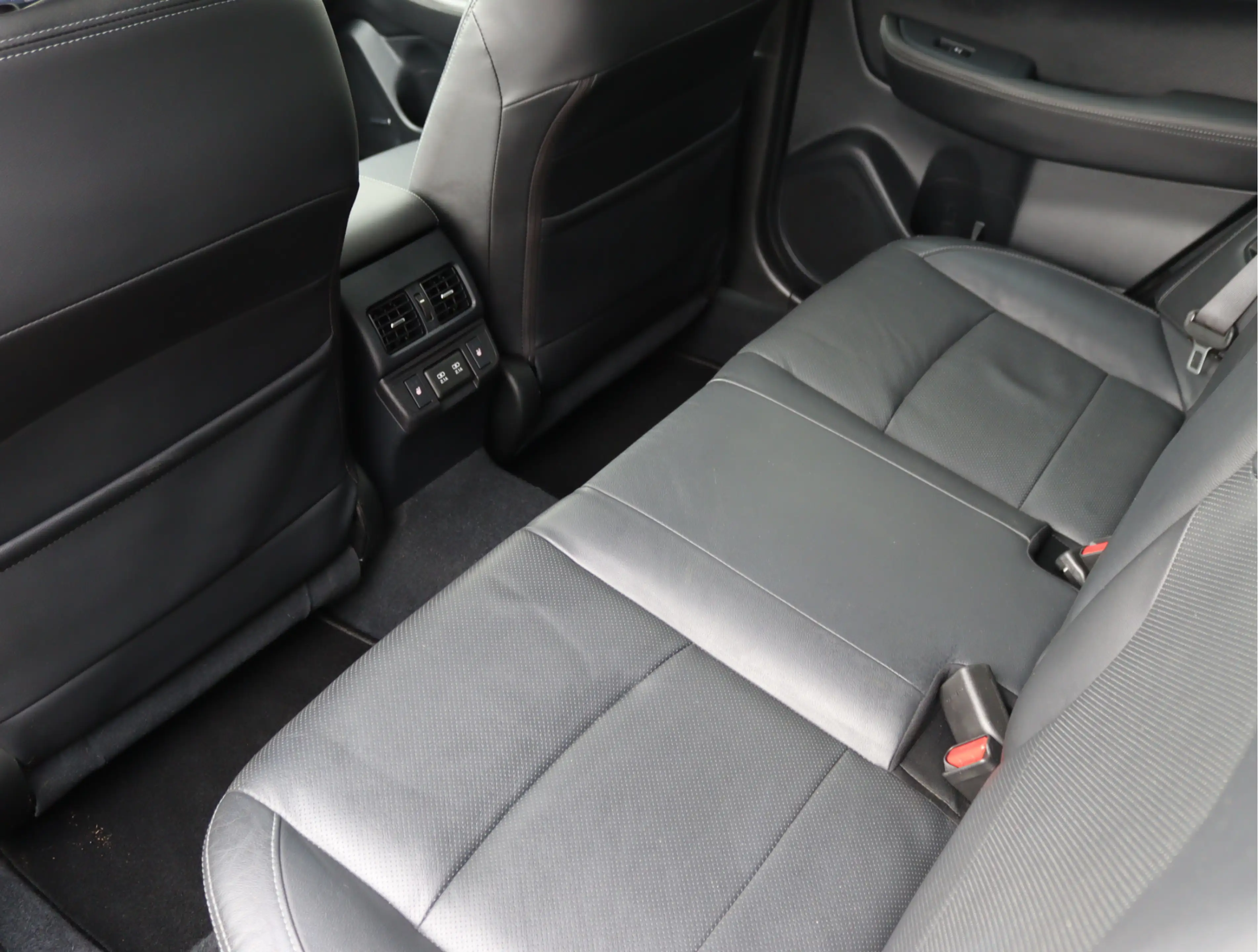 Subaru OUTBACK 2.5i Premium | Schuifdak | Trekhaak | Winterbanden — photo 30