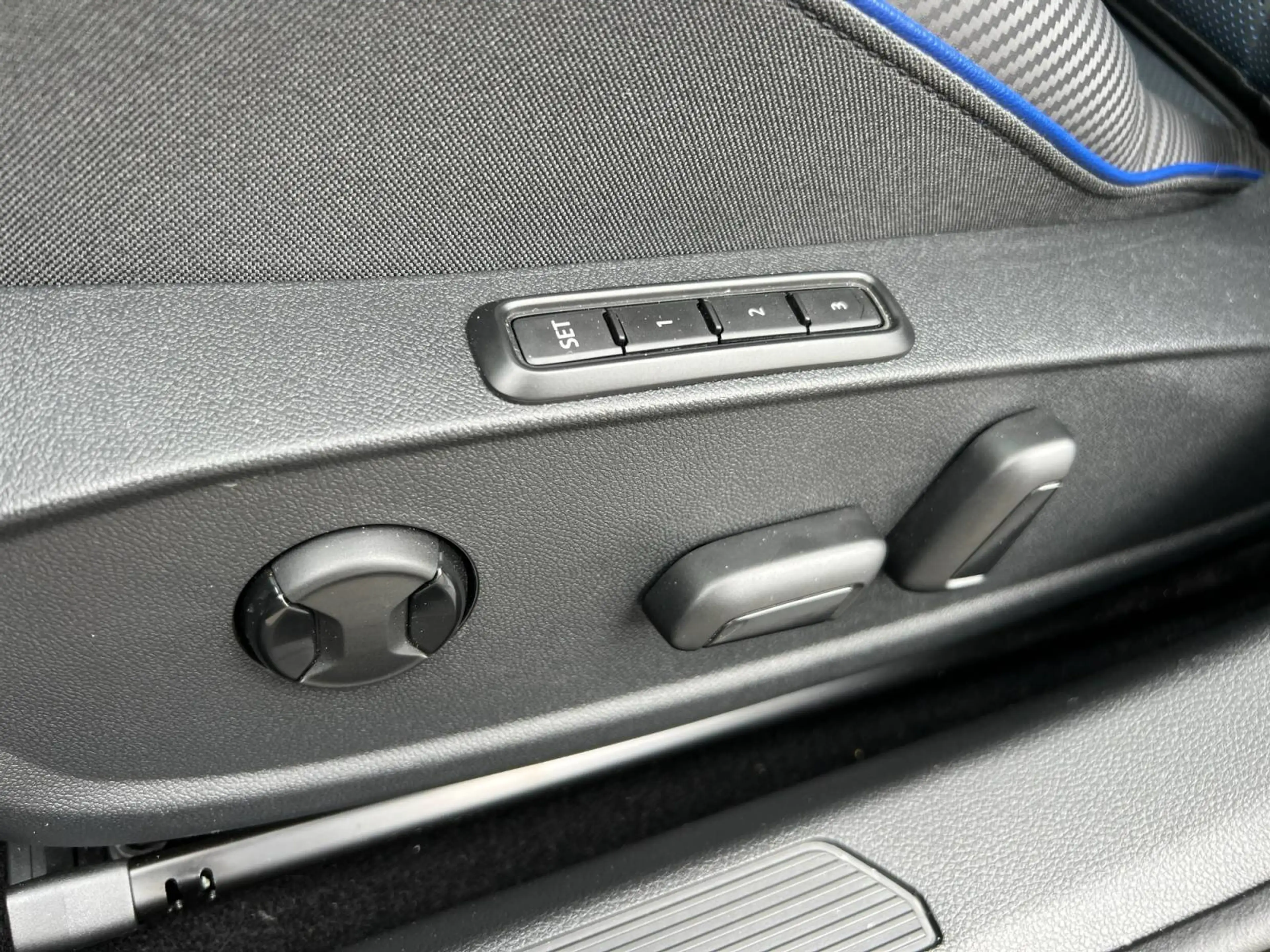 Volkswagen Golf R 8.5 FACELIFT-BLACK EDITION-AKRAPOVIC-333CV-GARANTIE 24 MOIS — photo 12