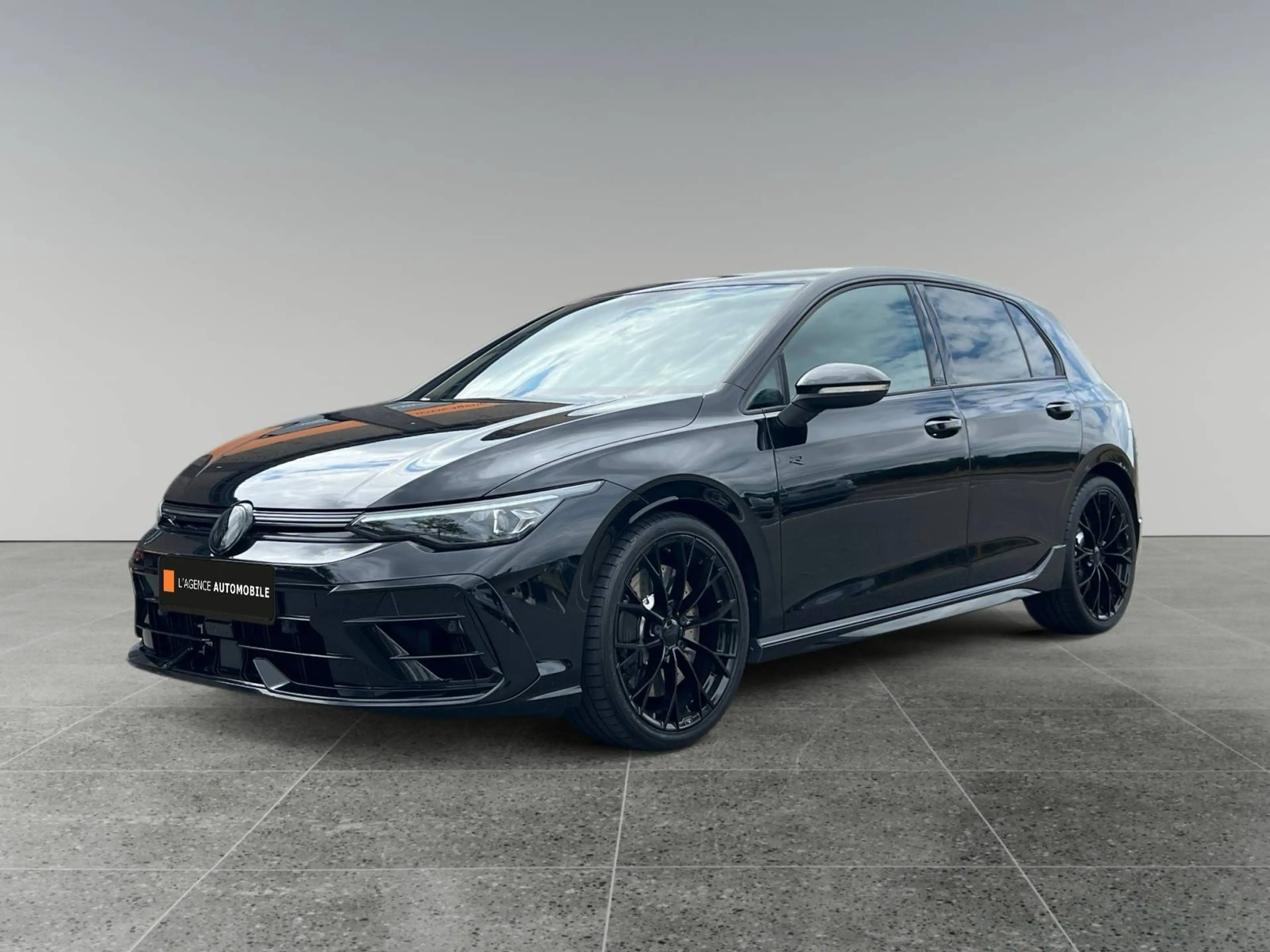 Volkswagen Golf R 8.5 FACELIFT-BLACK EDITION-AKRAPOVIC-333CV-GARANTIE 24 MOIS — photo 2