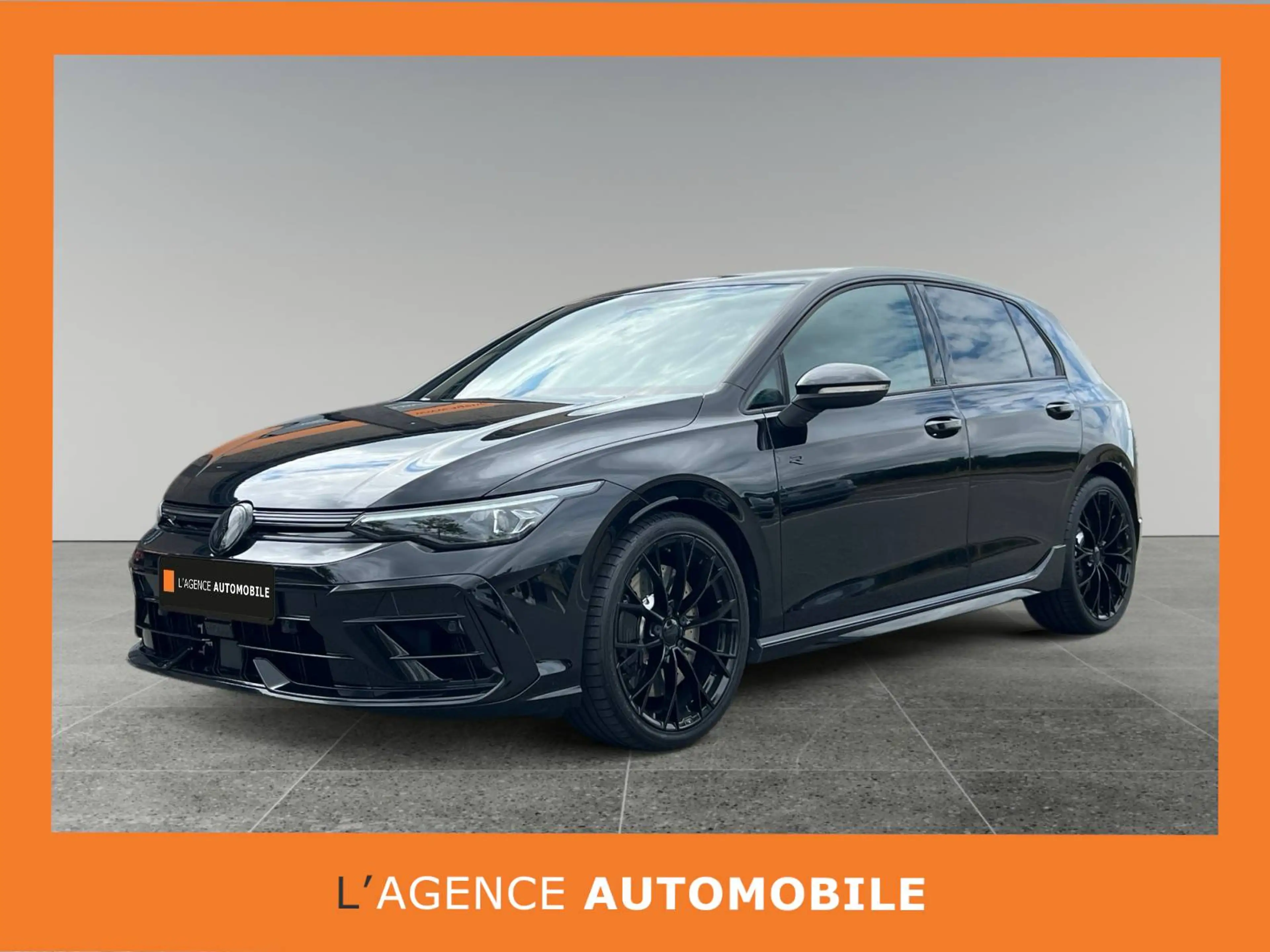 Volkswagen Golf R 8.5 FACELIFT-BLACK EDITION-AKRAPOVIC-333CV-GARANTIE 24 MOIS