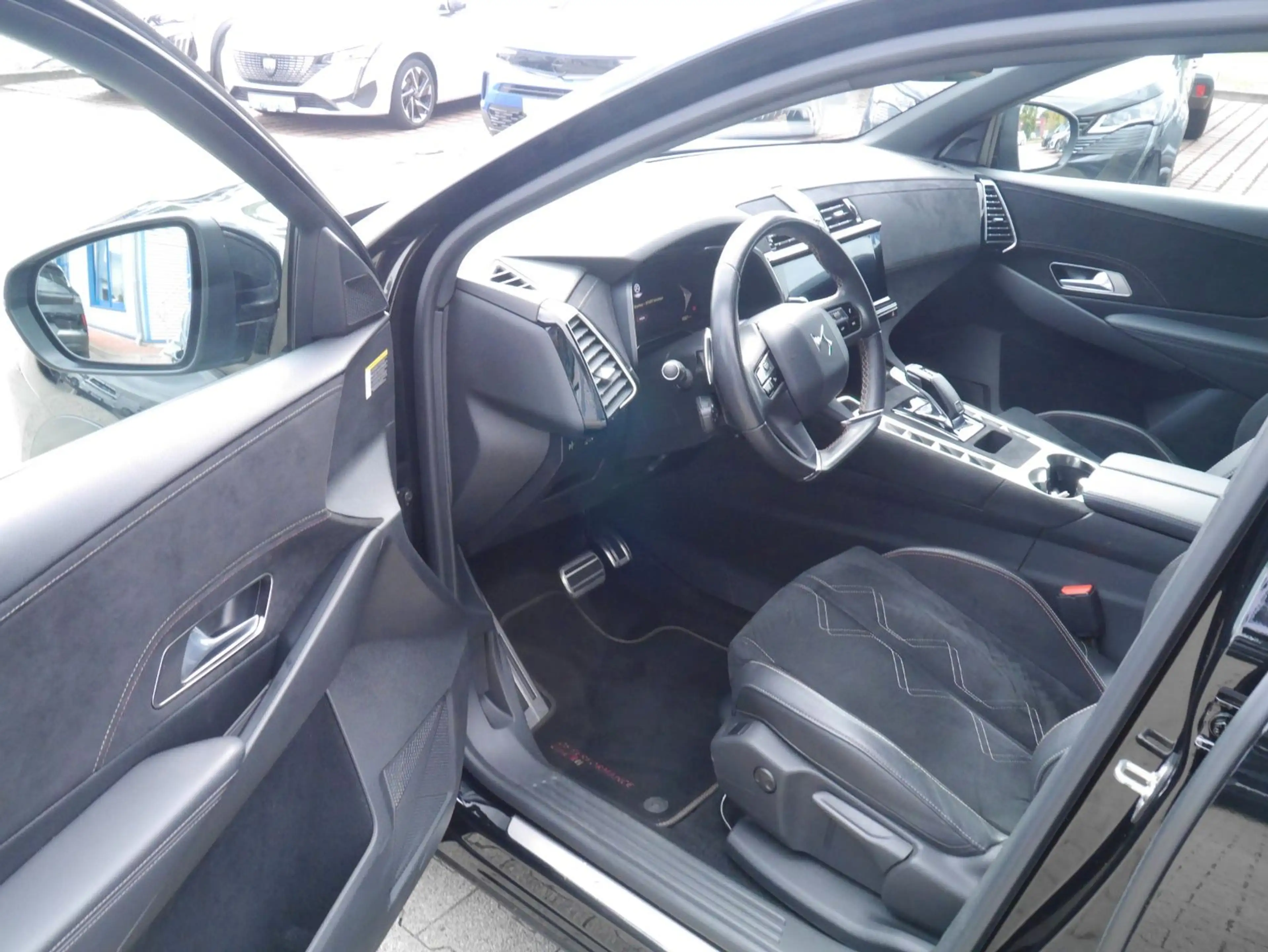 DS Automobiles DS 7 Crossback DS 7 Blue HDI Perf. Line 130 Navi/LED/SHZ/Kamera — photo 14