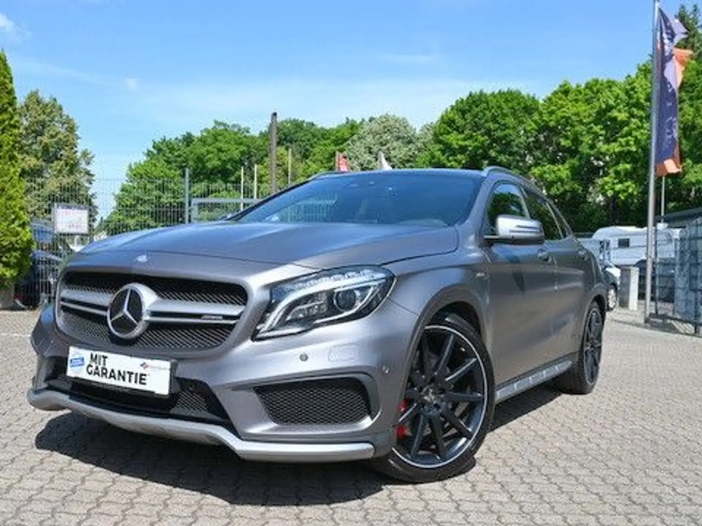Mercedes-Benz GLA 45 AMG 4Matic PANO LEDER NAVI Performance Šedá - 1