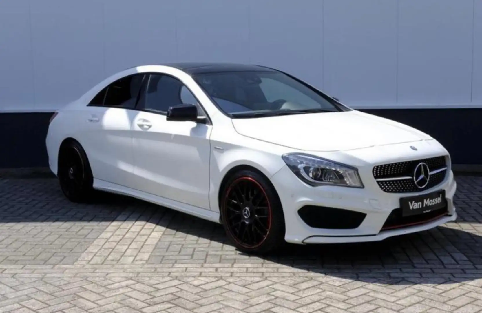 Mercedes-Benz CLA 250 Sport Ambition 211PK / Pano / Camera / AMG Wit - 1