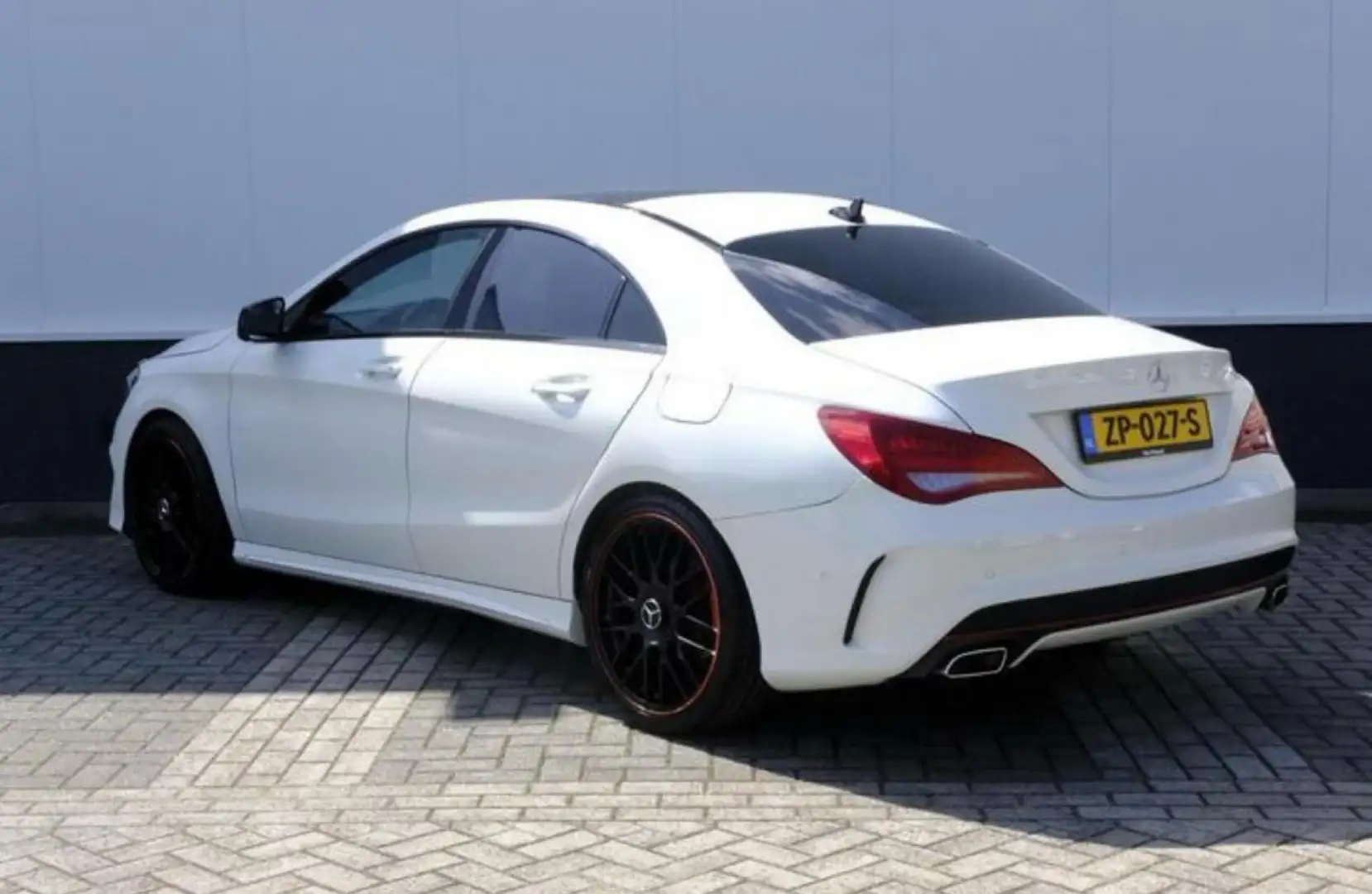 Mercedes-Benz CLA 250 Sport Ambition 211PK / Pano / Camera / AMG Wit - 2