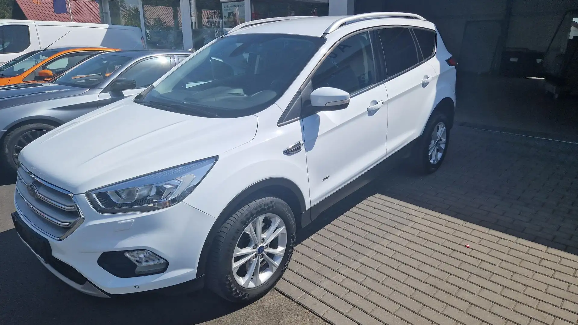 Ford Kuga Titanium 4x4 Weiß - 1