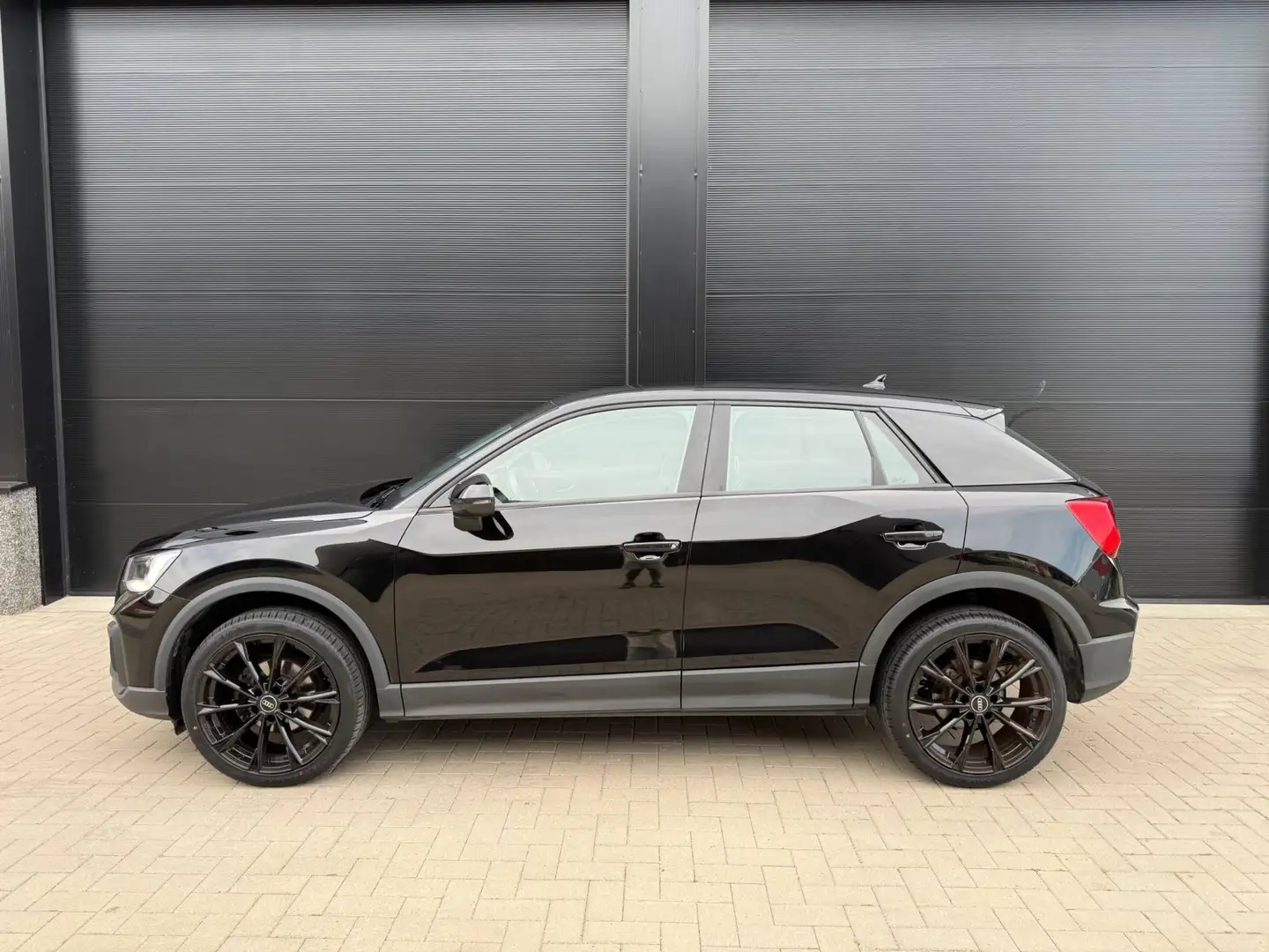 Audi Q2 35 TFSI S Edition 2022 automaat navi 19 inch GARAN Zwart - 2