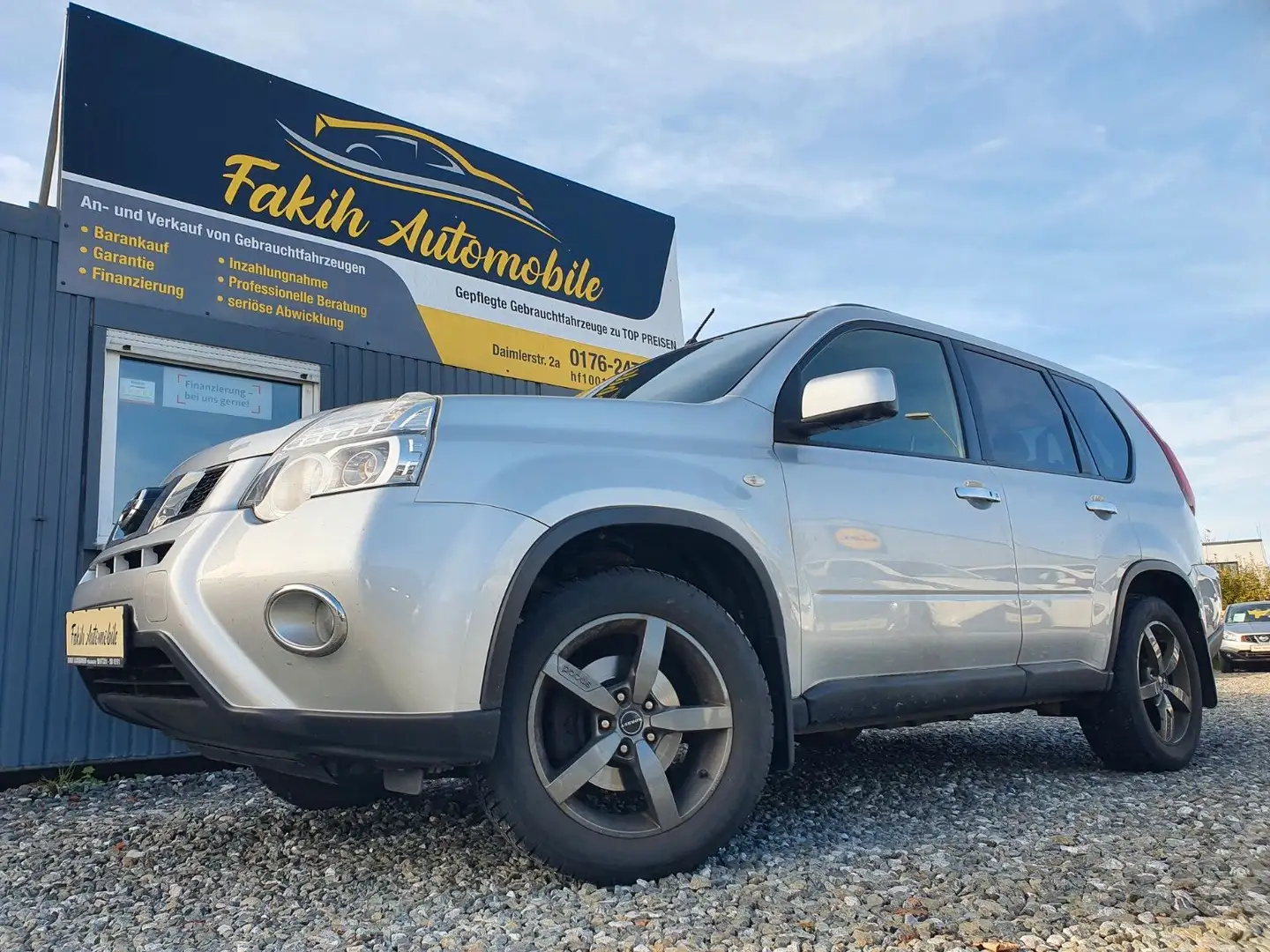 Nissan X-Trail I-Way 4x4 NAVI Panorama 8fach bereift Silber - 1