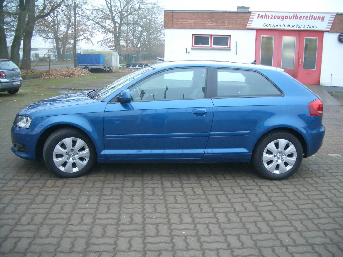 Audi A3 Attraction Automatik So-Wi PDC SiHzg Tempom TOP!!! Blau - 2