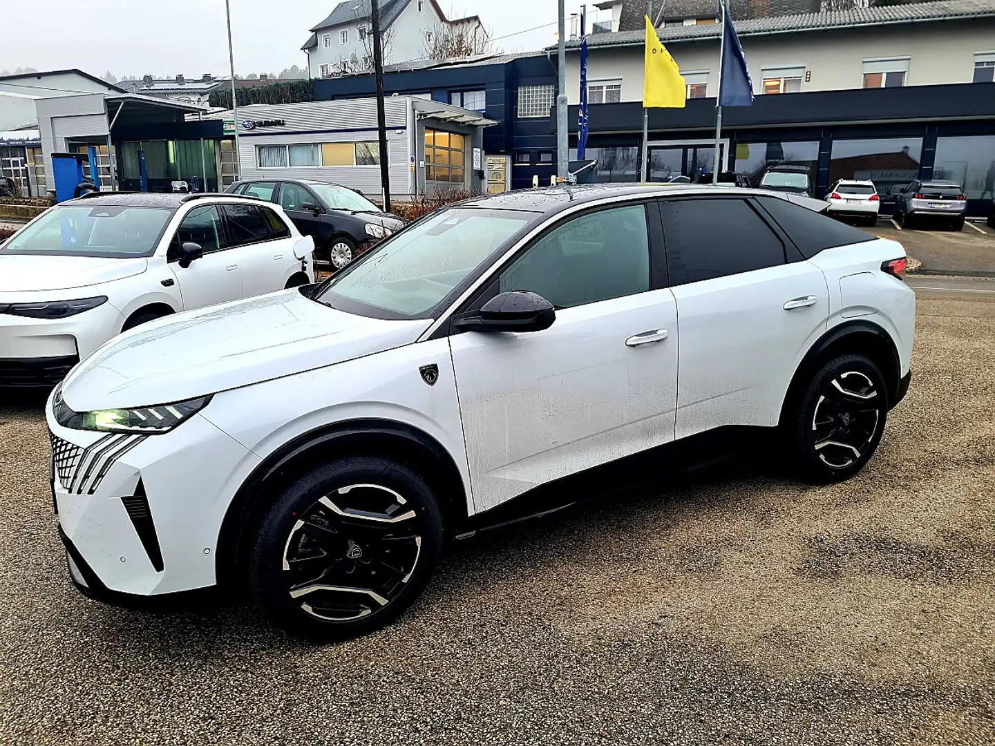 Peugeot 3008 Elektro 210 73kWh GT PANO, Weiß - 2