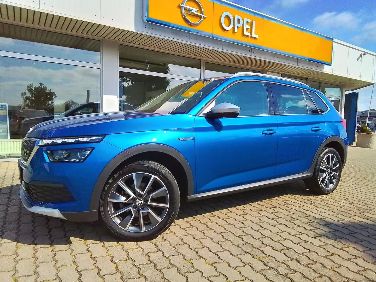 Skoda Kamiq Scoutline 1.0 TSI Blau - 2