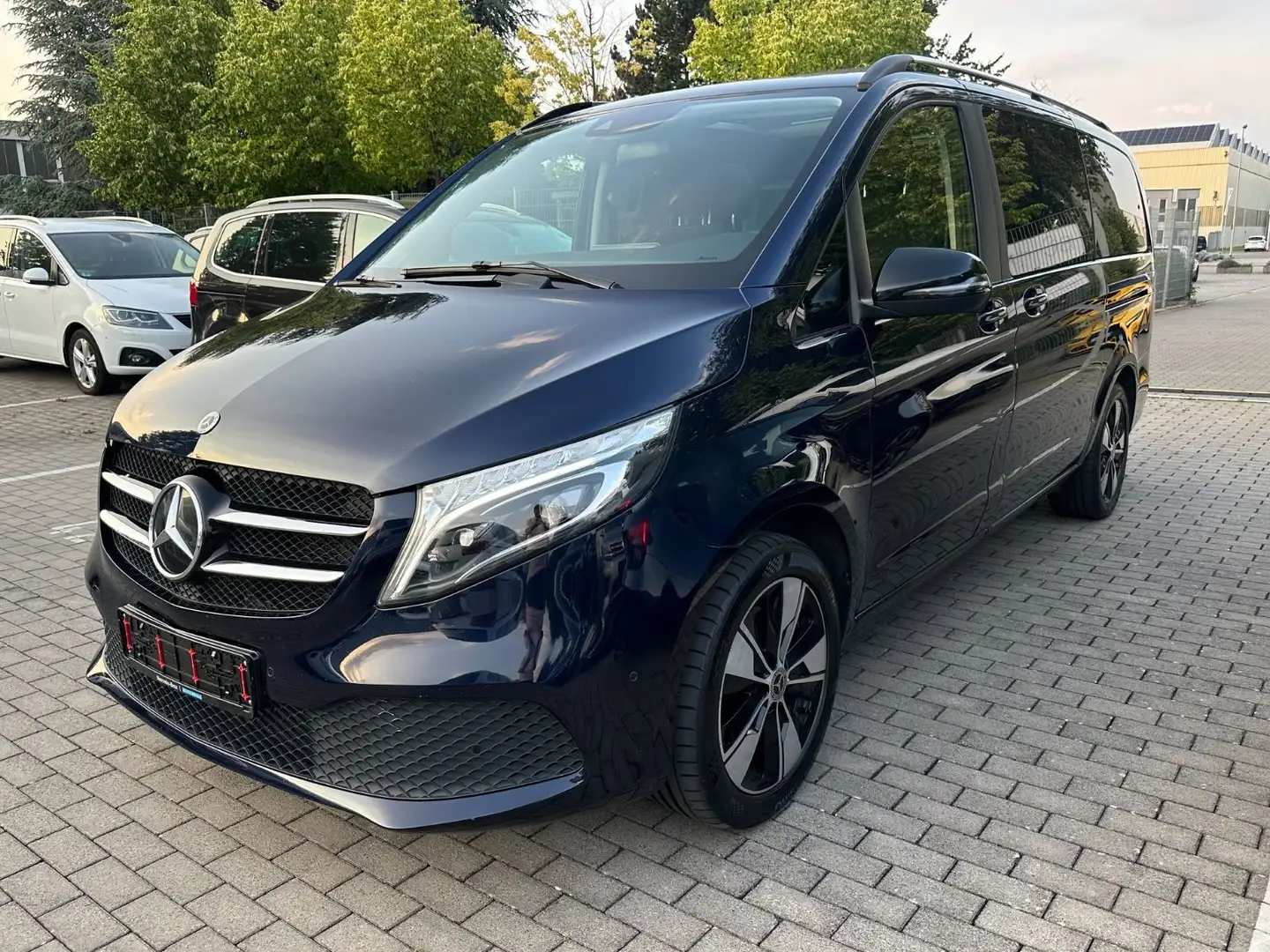 Mercedes-Benz V 300 d EDITION Lang 7-Sitz |PANO |AHK |LED |KAM Blu/Azzurro - 2