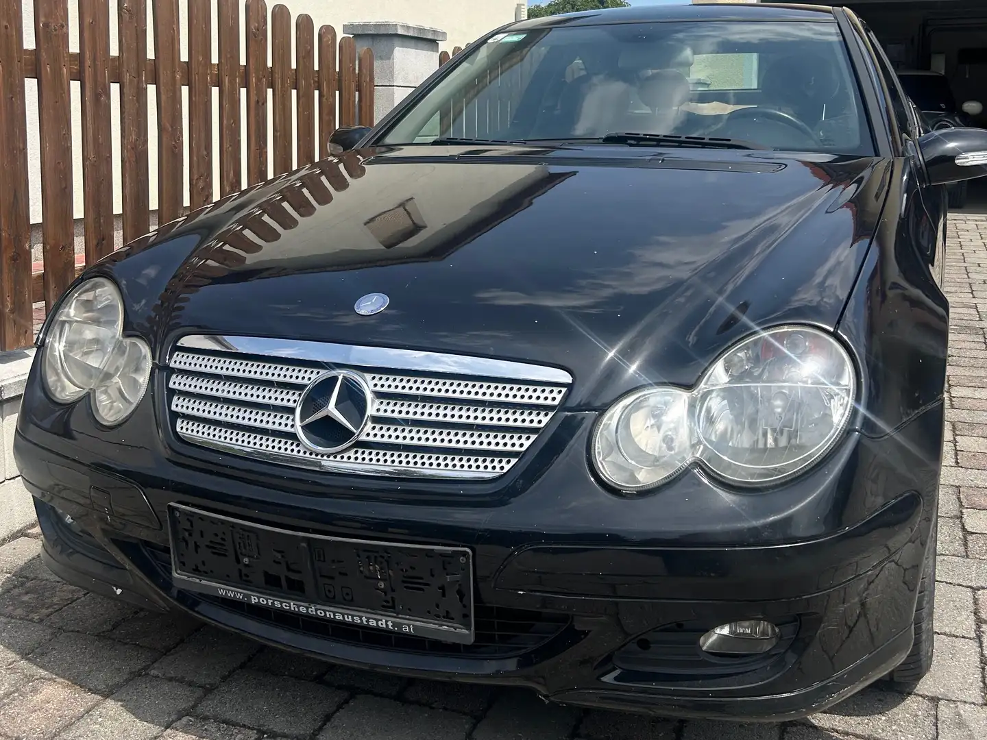Mercedes-Benz C 200 C 200 Coupé CDI Schwarz - 2