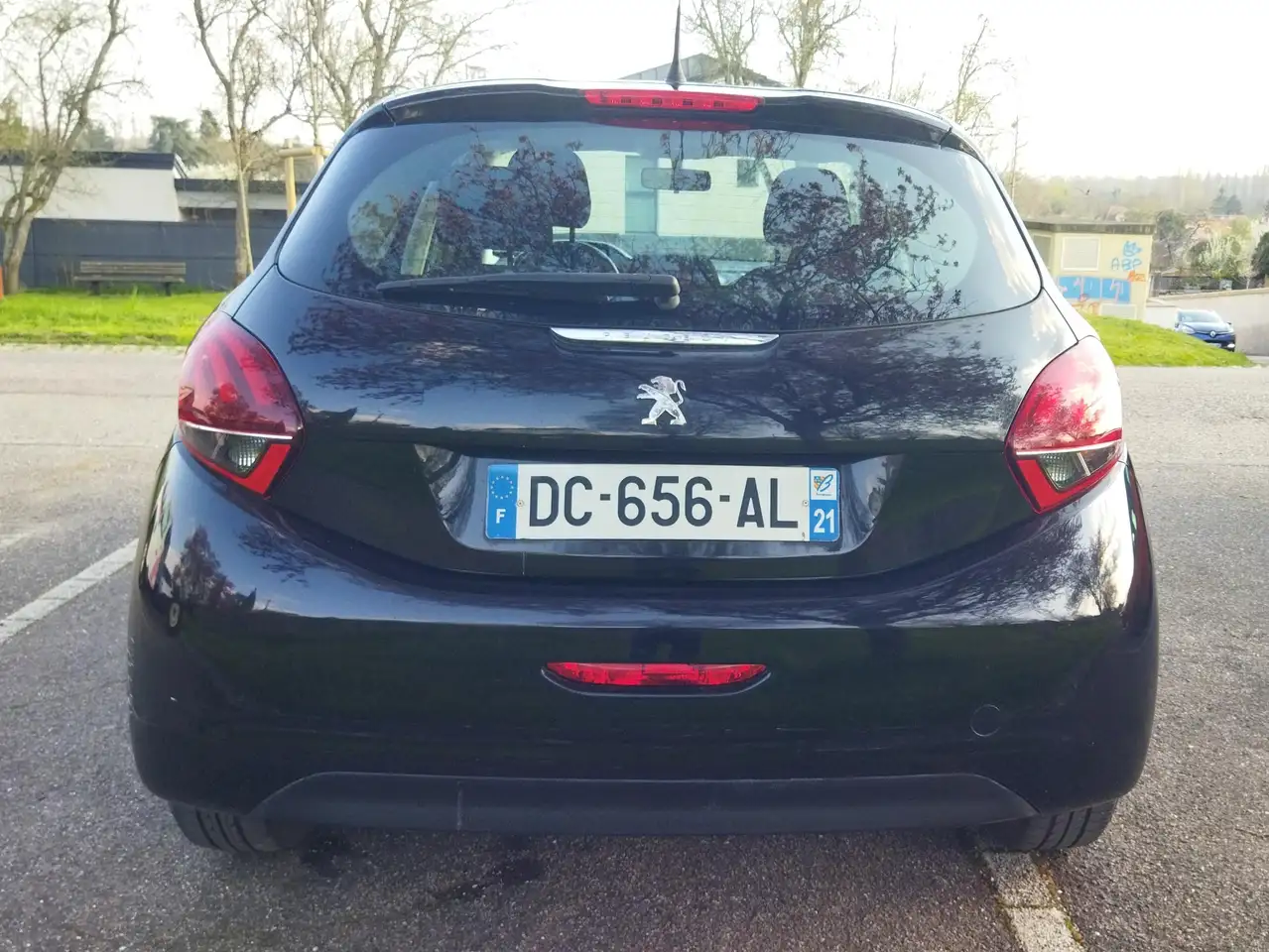 Peugeot 208 208 — photo 2