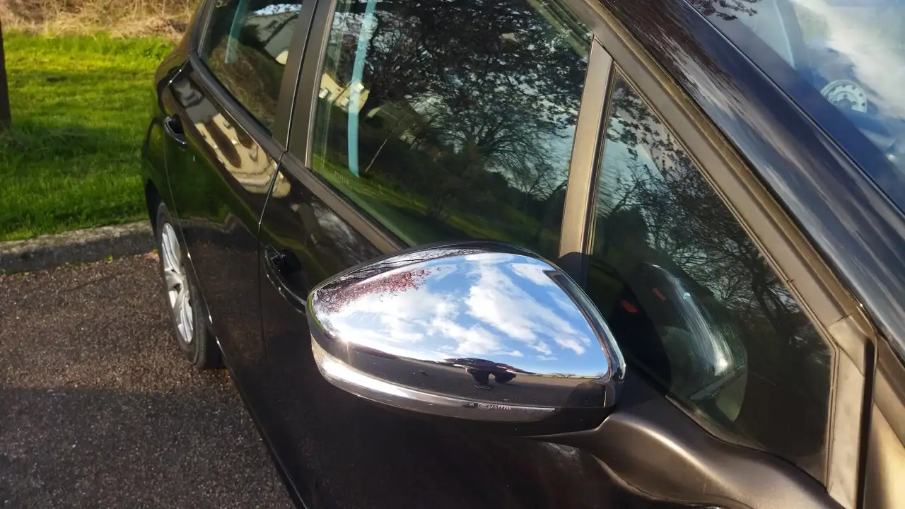 Peugeot 208 208 — photo 13