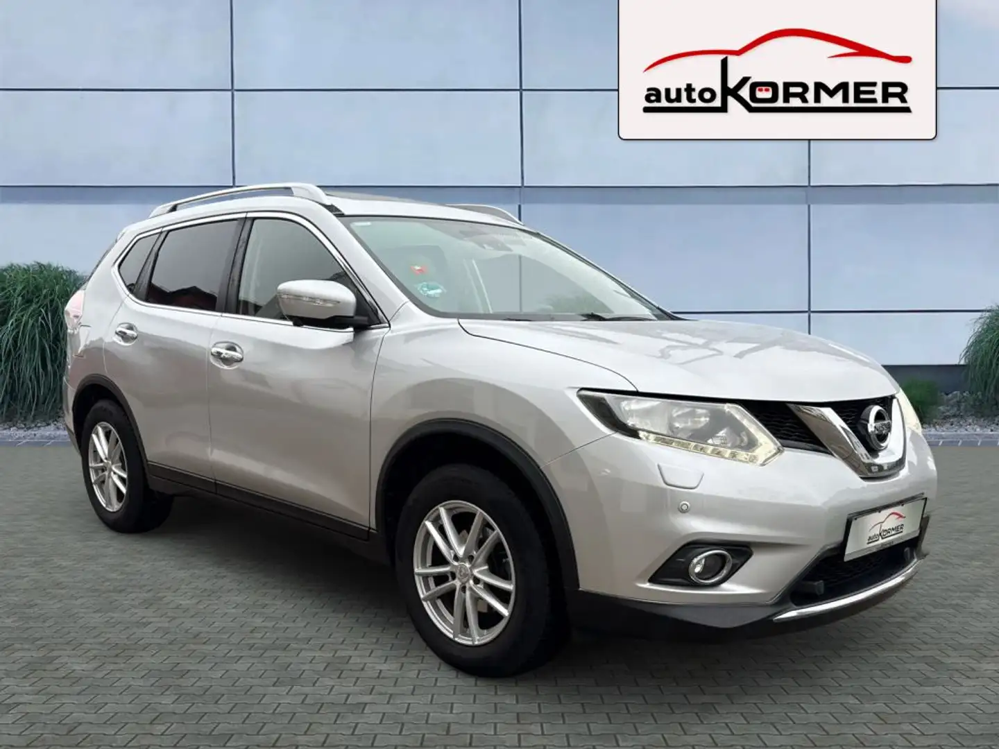 Nissan X-Trail 1.6 dCi N-Vision 360°,Pano.dach,Navi,el.Heckklappe Silber - 1