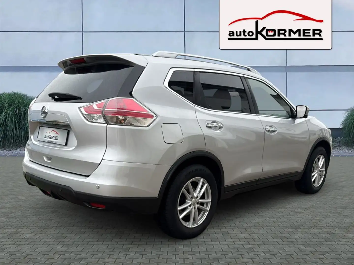 Nissan X-Trail 1.6 dCi N-Vision 360°,Pano.dach,Navi,el.Heckklappe Silber - 2