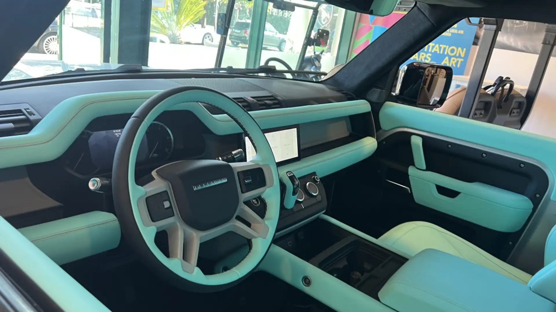 Land Rover Defender 90 3.0D l6 MHEV SE AWD Aut. 300 Plateado - 1