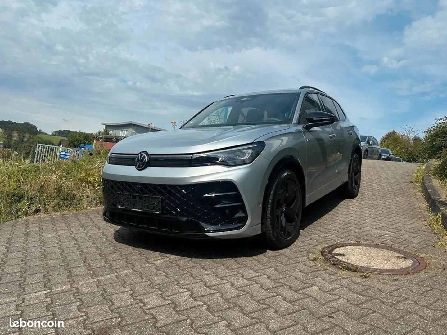 Volkswagen Tiguan 2.0 TDI DSG R-Line Gris - 2