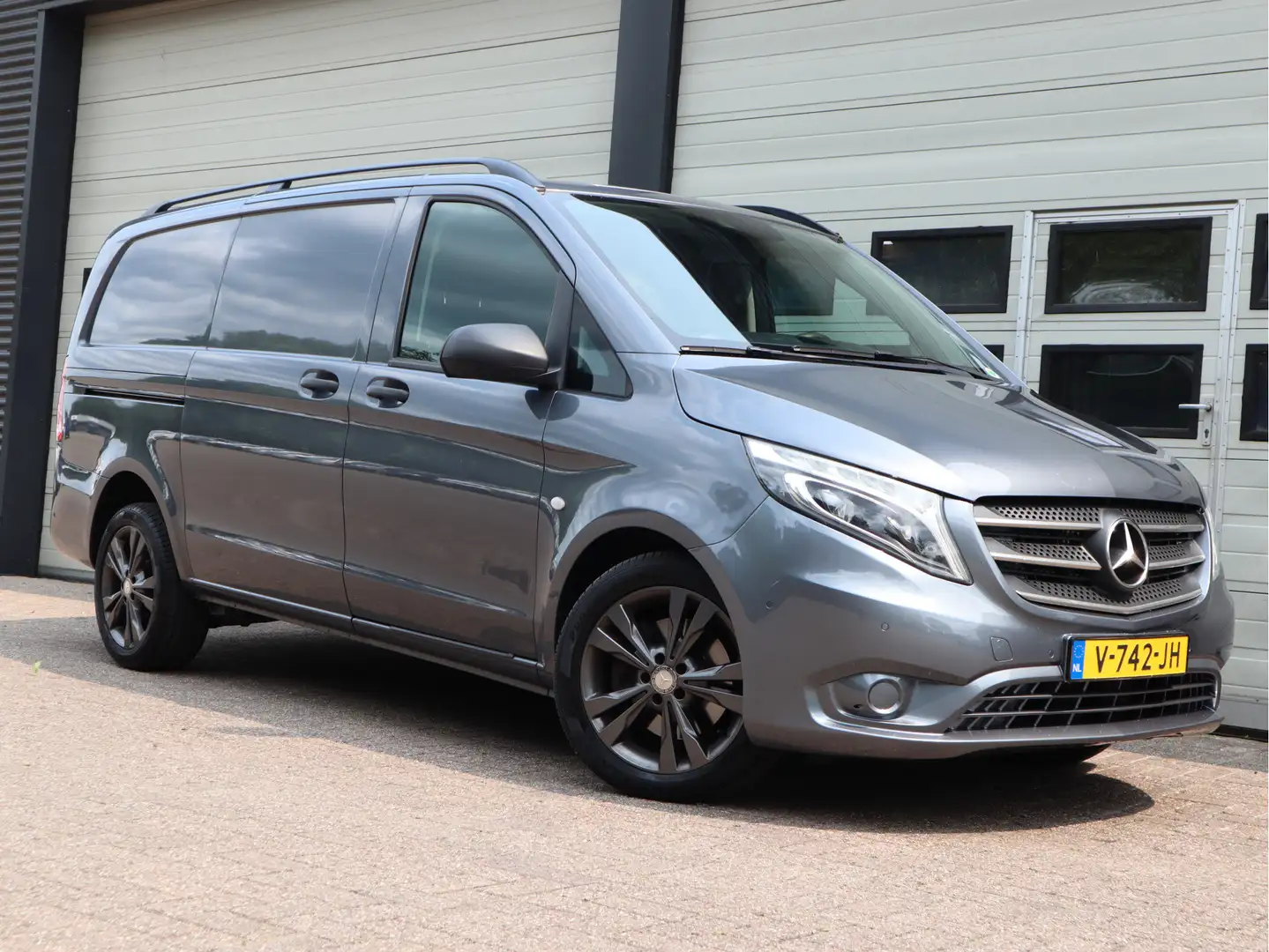 Mercedes-Benz Vito 119 CDI Automaat L2 Lang - LED - LM - 2,8t KG Trek Gris - 2