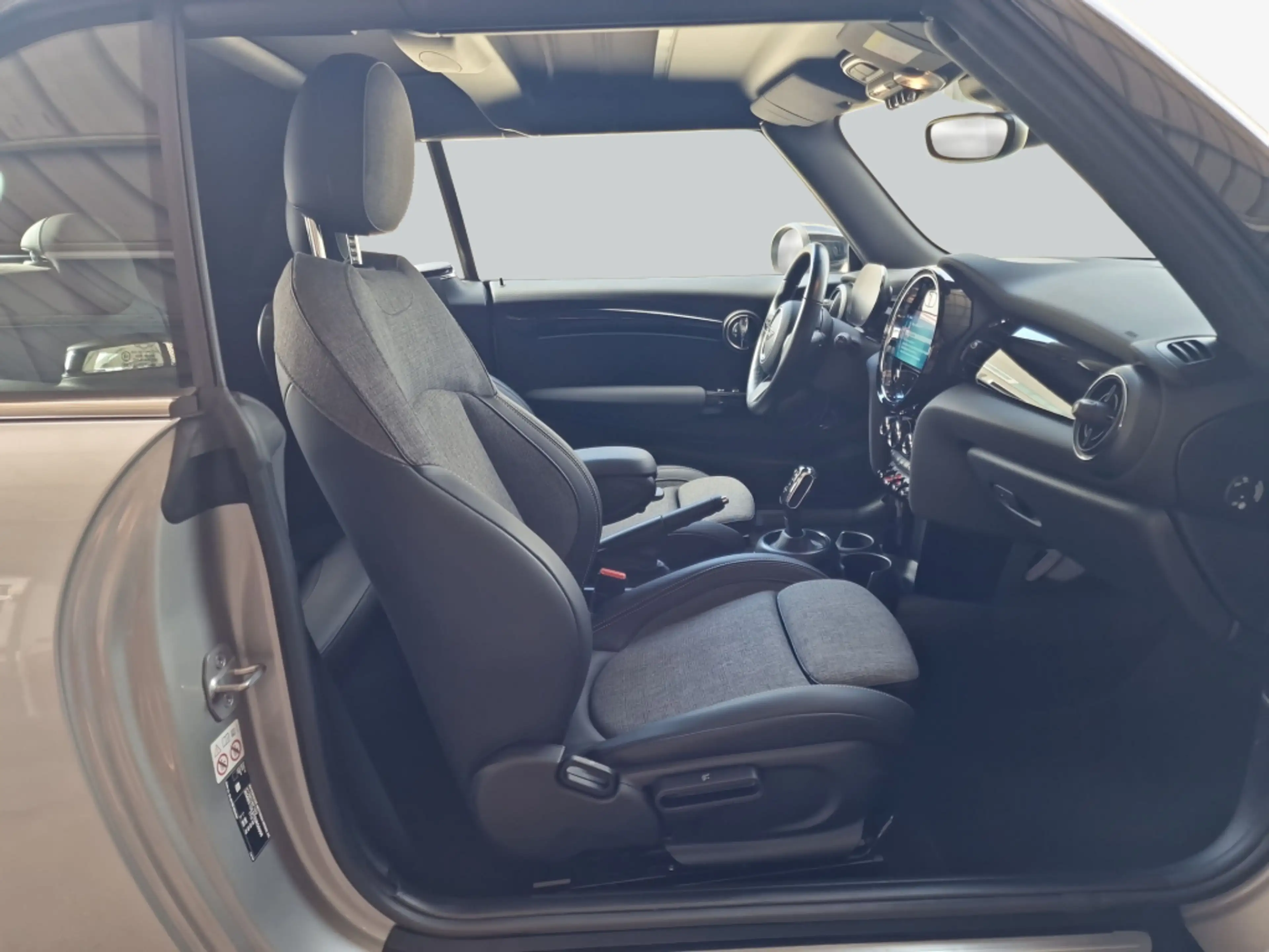 MINI Cooper Cabrio Cooper Cabrio Aut. Classic Trim, RFK, SHZ, PDC — photo 13